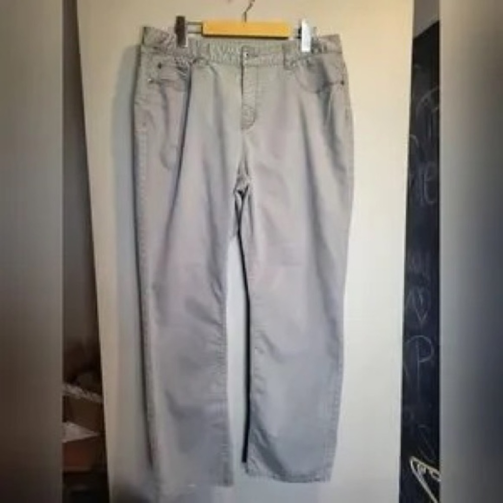 Denver Hayes Men’s Cargo Pants in Light Gray